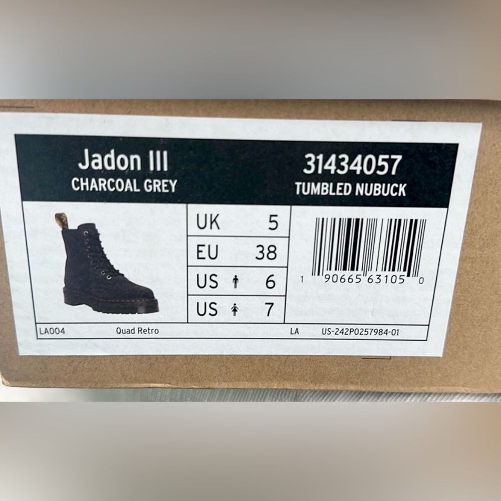 EUC Dr. Martens “Jadon III” W size 7 boot (#3143057) - Picture 2 of 10